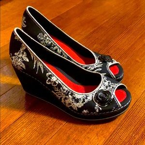 Barely worn floral wedges!